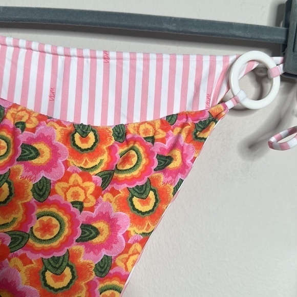 VDM The label Ziggy floral and candy stripe reversible bikini bottom M NWT - Picture 6 of 8